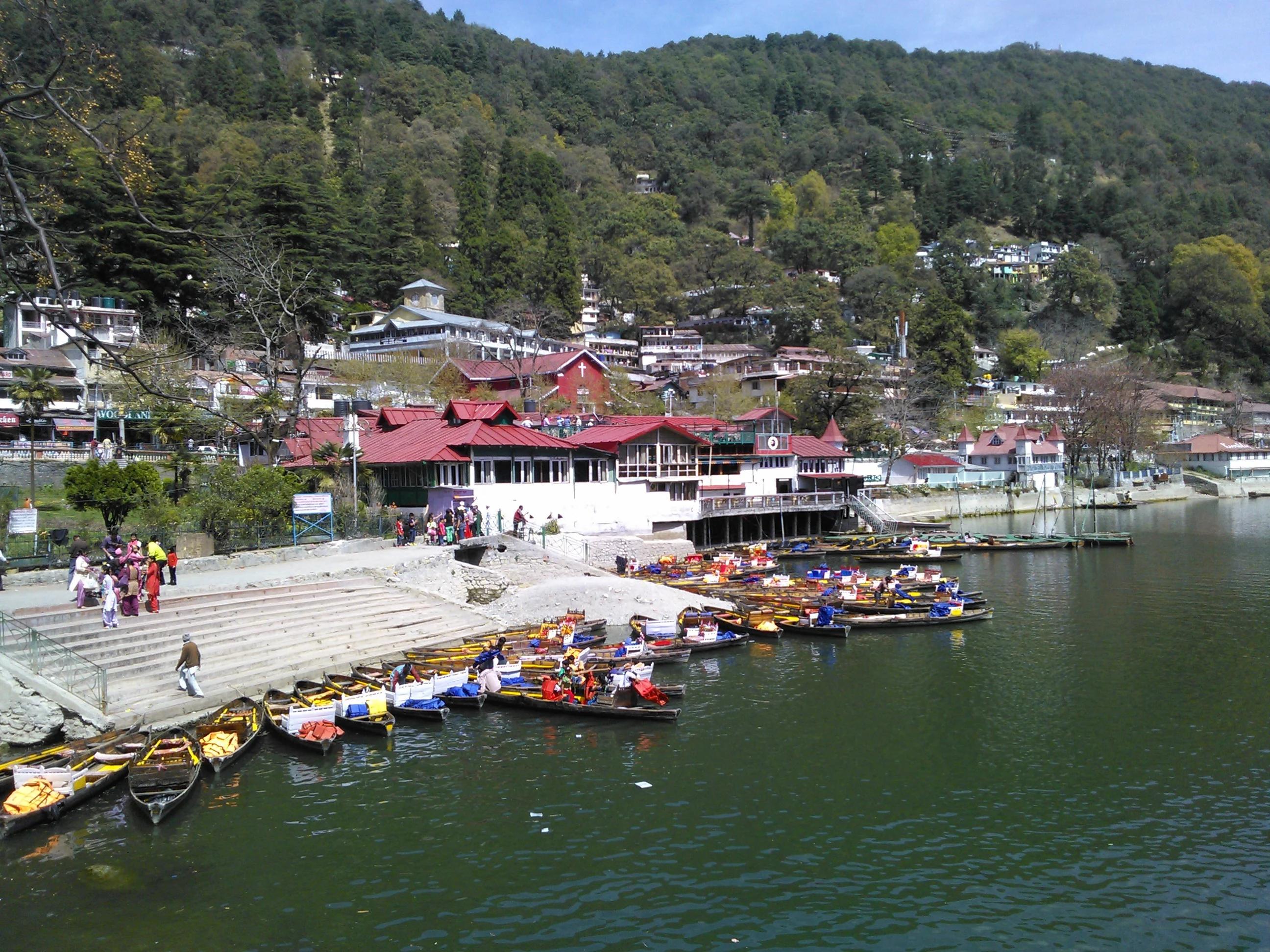 Naini_Lake_Nainital
